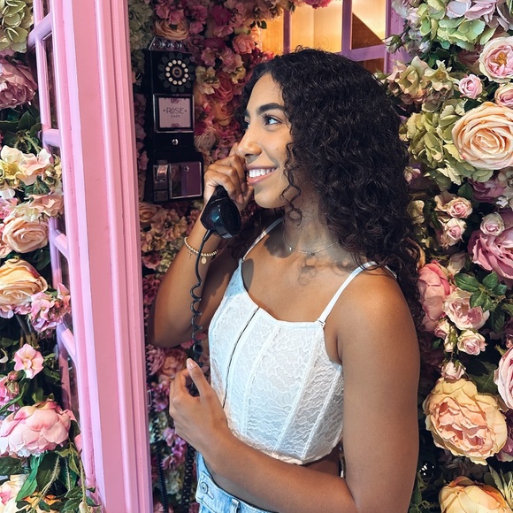 Profile Picture of Nayla Bezerra (@naylabez) on Poshmark