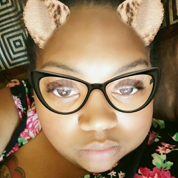 Profile Picture of Jasmine Brown (@shyrell1989) on Poshmark