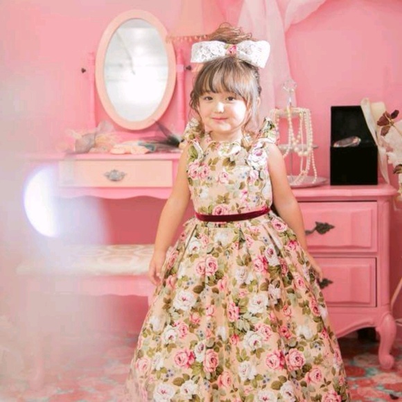 Profile Picture of Kathy Kurgan (@kathyakurgan) on Poshmark