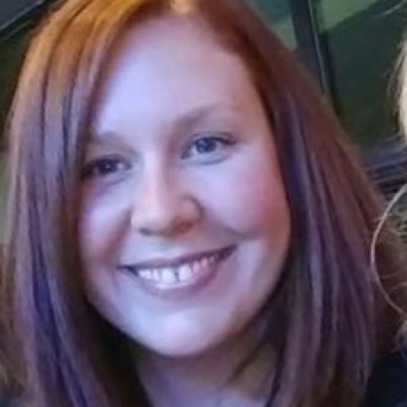 Profile Picture of Ashley Pallo (@ashleypallo) on Poshmark