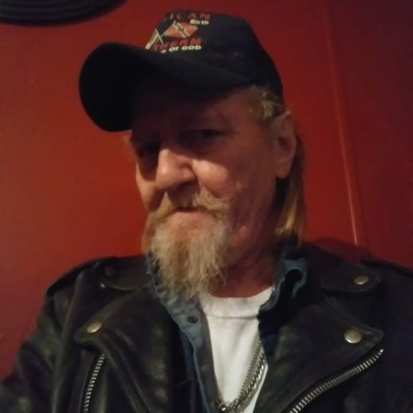 Profile Picture of James Huff (@huffjames160) on Poshmark