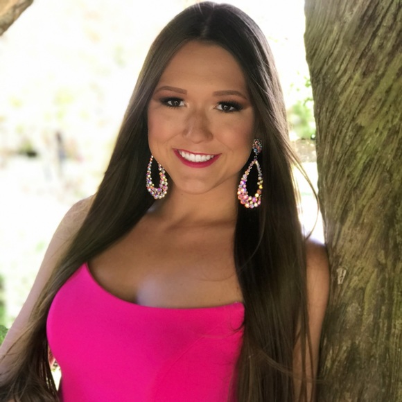 Profile Picture of Brianna Bulinski (@bb_bull) on Poshmark