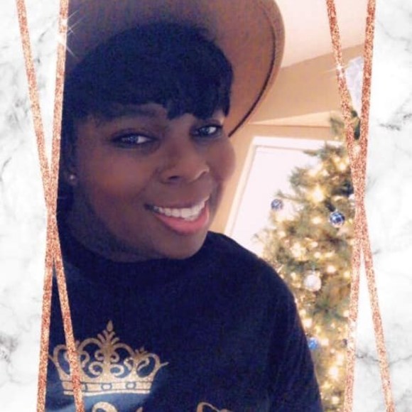 Profile Picture of Tamara Pace (@mstamara85) on Poshmark