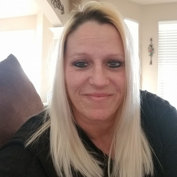 Profile Picture of Cindy Roach (@cjroach316) on Poshmark