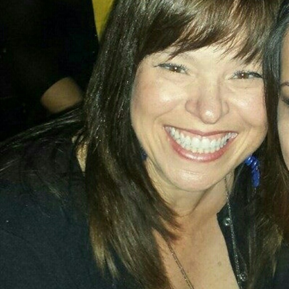 Profile Picture of Sheryl Wilcox (@swilco10169) on Poshmark
