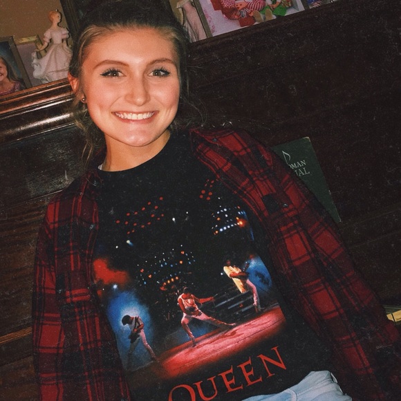 Profile Picture of Hannah Alsup (@hannah_g5) on Poshmark