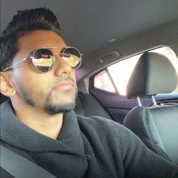 Profile Picture of Richard Mohandatt (@rmohandatt) on Poshmark