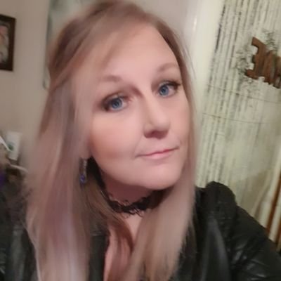 Profile Picture of PAULA ROWLEY (@iamoneareyoutwo) on Twitter