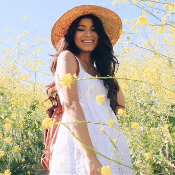 Profile Picture of Sarah Myren (@sarahmyren) on Poshmark