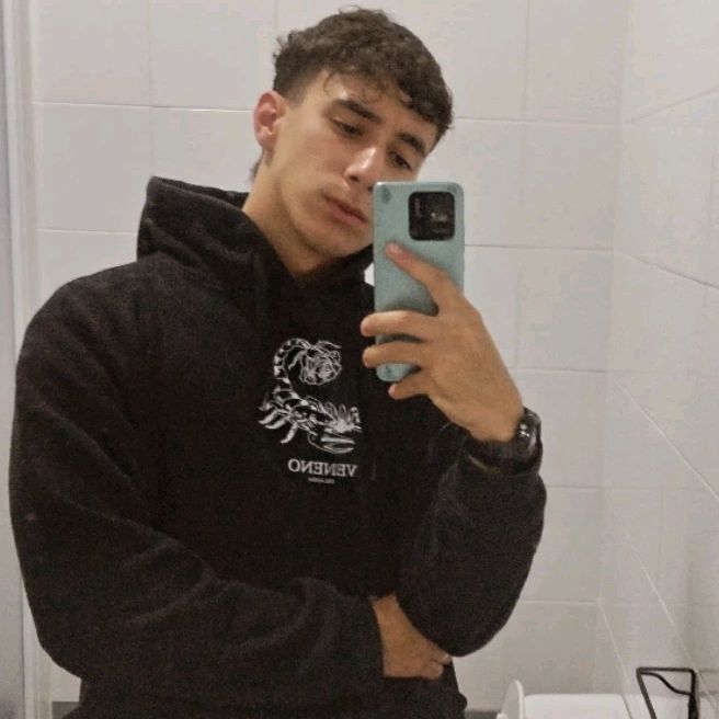 Profile Picture of *suela de zapato* (@micharlisons) on Tiktok