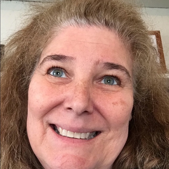 Profile Picture of Cindy Adkins (@auctionmonster) on Poshmark