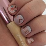 Profile Picture of Amy Simone (@rosegoldnails) on Instagram