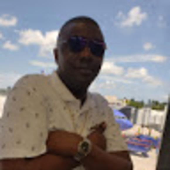 Profile Picture of Stephen Ngugi (@kinabs18) on Poshmark