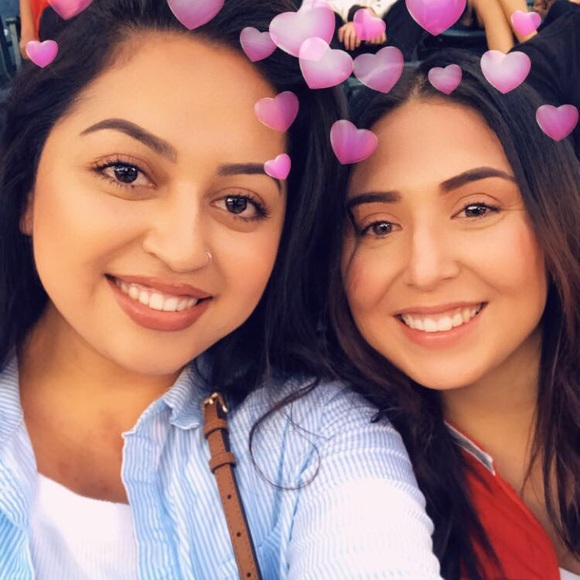 Profile Picture of Miriam Cerna (@cernamiriam_) on Poshmark