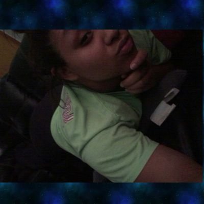 Profile Picture of Tia Gray (@the___queenbee) on Twitter