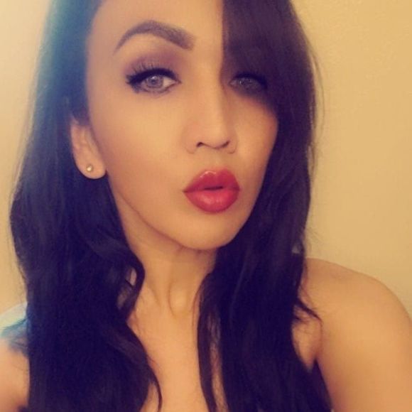 Profile Picture of Jasmin Sorellano (@jasminsorellano) on Poshmark