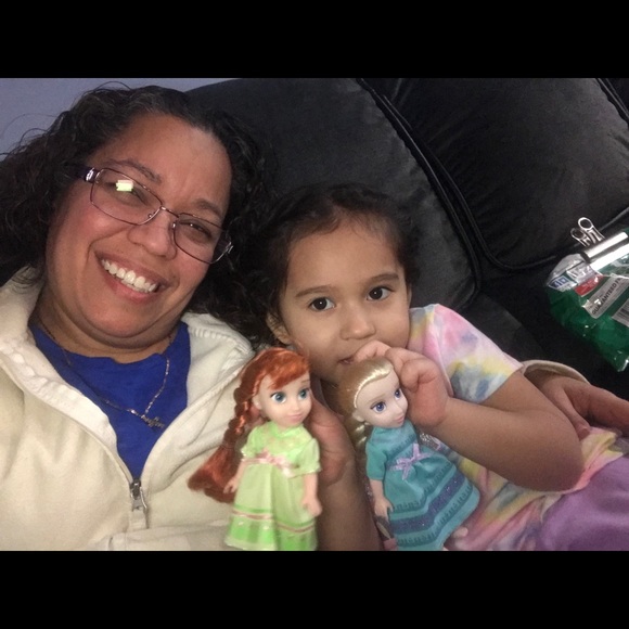 Profile Picture of Yessenia Gonzalez (@jessie986) on Poshmark