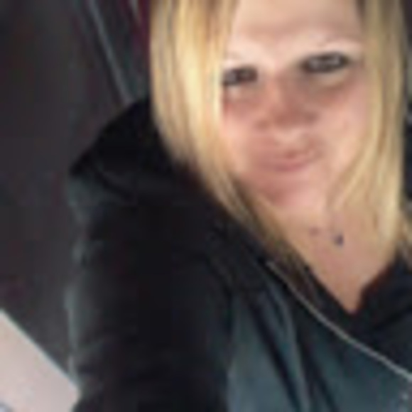 Profile Picture of Stacey Riggie (@staceyriggie37) on Poshmark