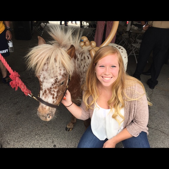 Mikala Cecola - Poshmark Profile Picture of Mikala Cecola (@mix0996) on Poshmark