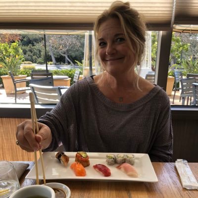Profile Picture of Kim Hartnett (@KimHartnett16) on Twitter