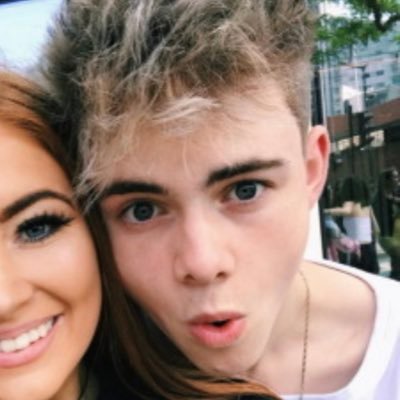 Profile Picture of Mahina (@mlawdig) on Twitter