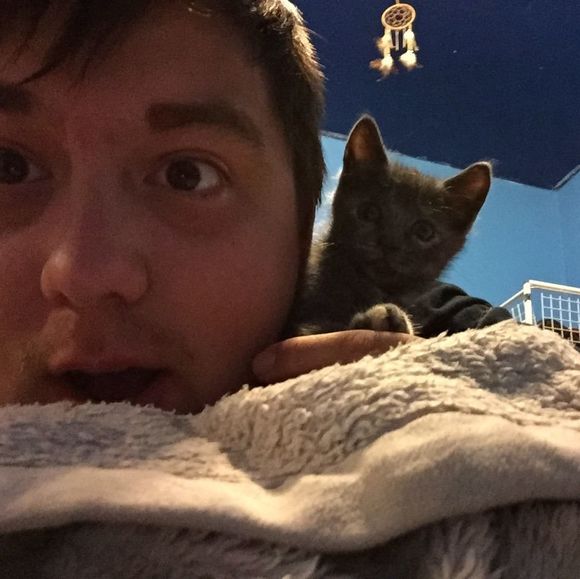 Profile Picture of Matthew Rothbauer (@ma77hew) on Poshmark