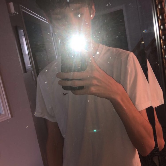 Profile Picture of Dylan Piccinin (@dylanpicc) on Poshmark