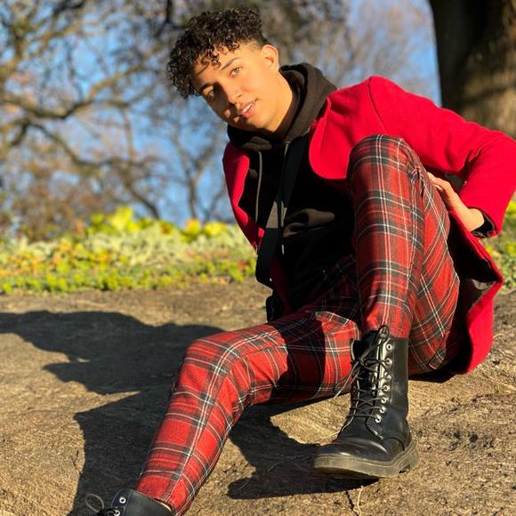 Osvaldo Capellan - Poshmark Profile Picture of Osvaldo Capellan (@osvald2n00) on Poshmark