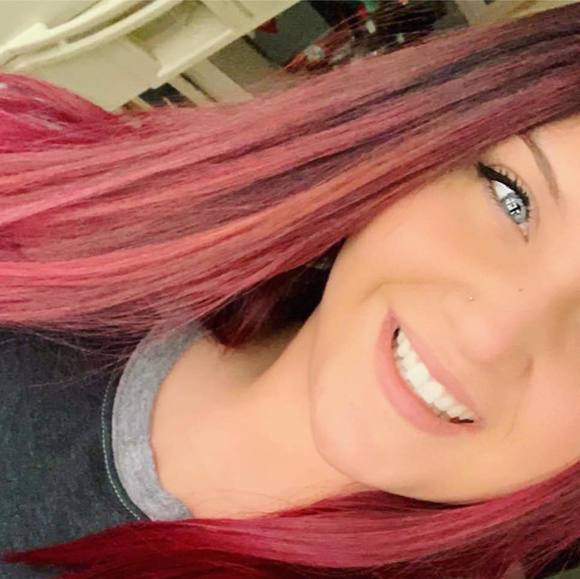 Profile Picture of Alyssa Ardizzone (@aardizzone) on Poshmark