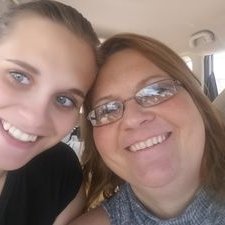 Profile Picture of Lora Samples (@LoraSamples) on Twitter