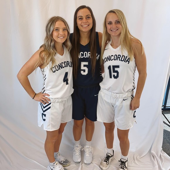 Profile Picture of Taylor Farrell (@taylorfarrell01) on Poshmark