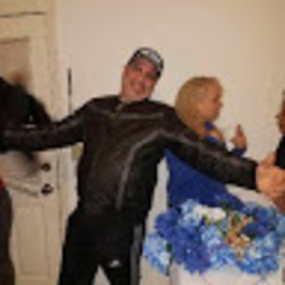 Profile Picture of David Troncoso (@davidtroncos179) on Poshmark