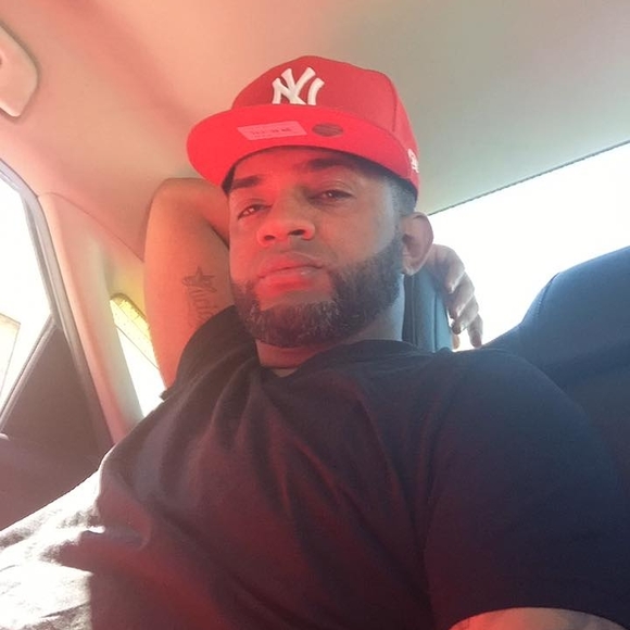 Profile Picture of Carlos Mazukamba (@carlosking24) on Poshmark