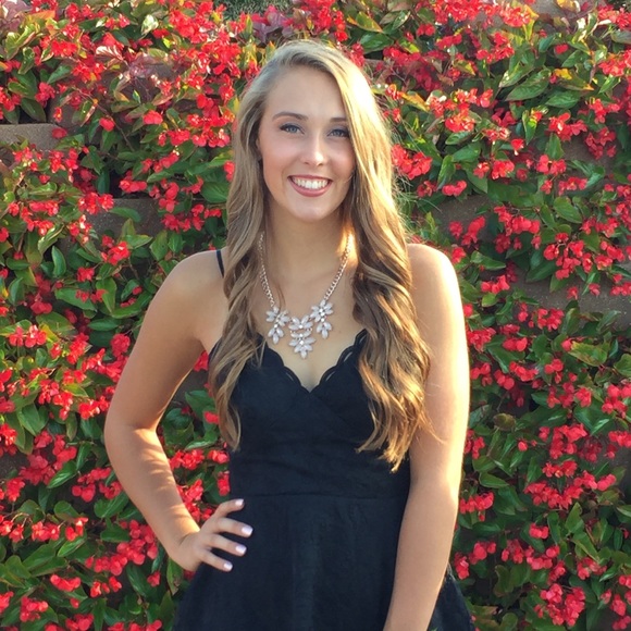 Profile Picture of Madison Boaz (@shoppinpro) on Poshmark