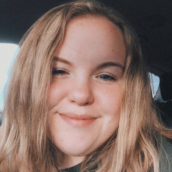 Profile Picture of Jaedyn Gates (@jaygates20) on Poshmark