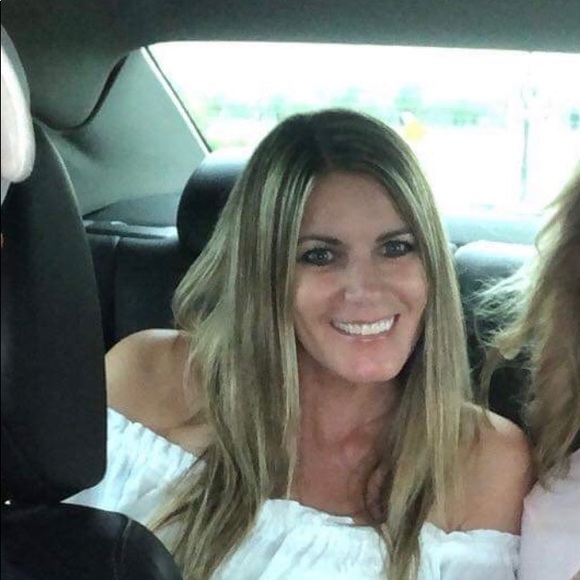 Profile Picture of Jaime Smith (@jaimsmi13) on Poshmark