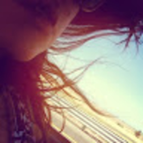 Profile Picture of Marisela Guizar (@liplesskiss) on Poshmark