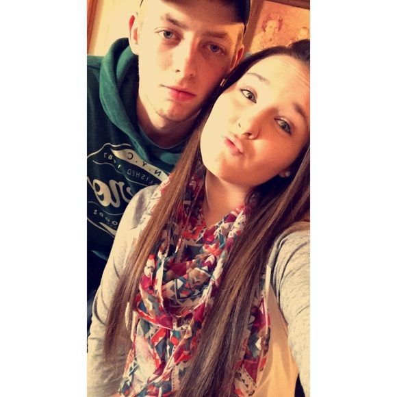 Profile Picture of Haley Ricketts (@haleylynn90249) on Poshmark