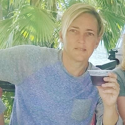 Profile Picture of Lori Clay (@LoriClay20) on Twitter