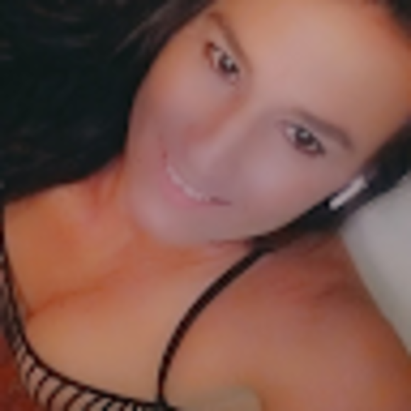 Profile Picture of Brooke Randall (@brookerandal518) on Poshmark