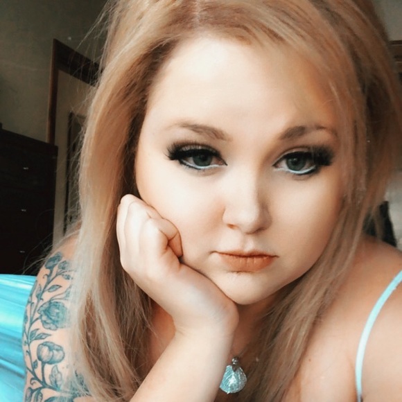 Profile Picture of Taylor Richards (@taylor_117) on Poshmark