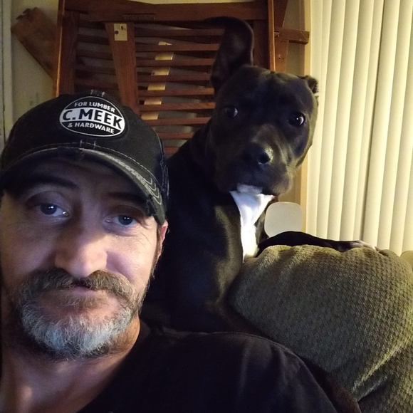 Profile Picture of Ray Marshall (@rm115572) on Poshmark