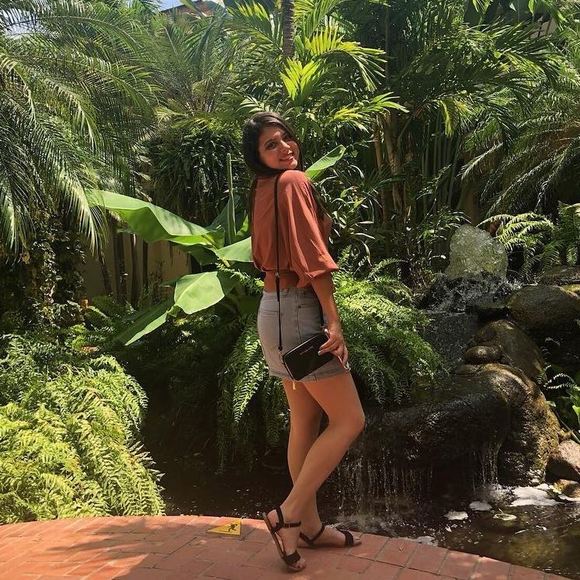 Profile Picture of Cristal Rodriguez (@cristalr42) on Poshmark