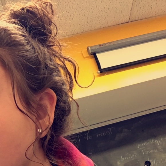 Profile Picture of Emily Shingara (@emilyshingara) on Poshmark