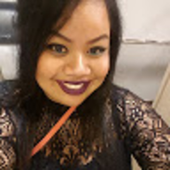 Profile Picture of Giana Athayasai (@gathayasai) on Poshmark