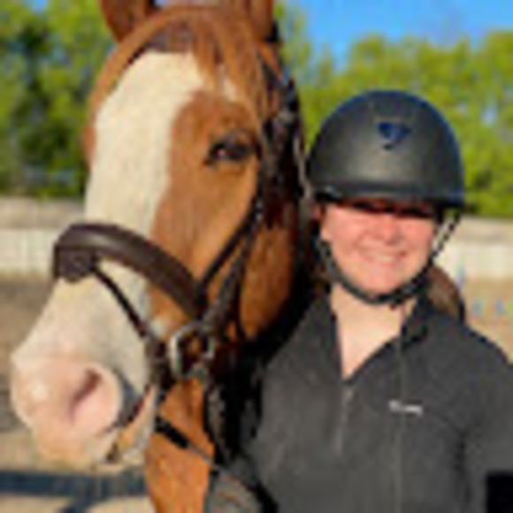 Profile Picture of Kinsey Shankles (@kinseyshankles) on Poshmark