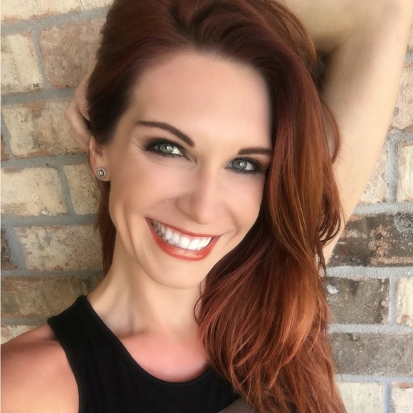 Profile Picture of Pamela Clarke (@pam_cooper) on Poshmark