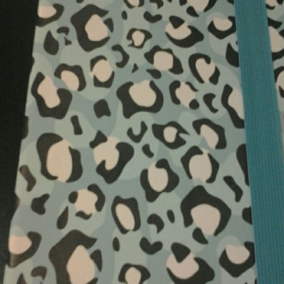 Profile Picture of Keyonna Moore (@kekemoore84) on Poshmark