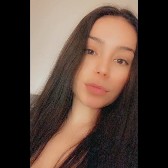 Profile Picture of Cassie Walker (@cassie97walks) on Poshmark