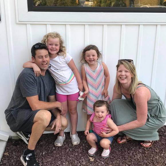 Profile Picture of Leah Hodgson (@leahbye) on Poshmark